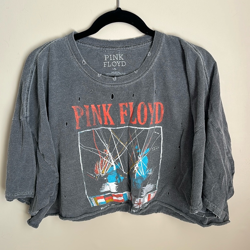 Pink Floyd oversized crop tee. Urban outfitters. Size L/XL